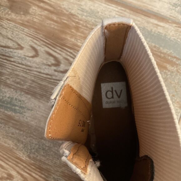 DV Dolce Vita Boots Womens Oppry Ankle Booties Cream Side Zip Heeled, Size 7.5 - Picture 12 of 13